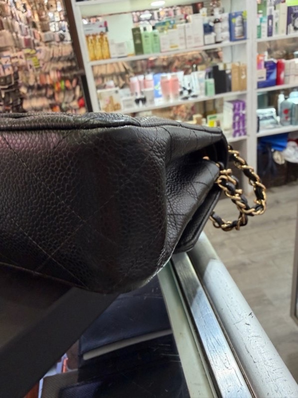 CHANEL Black Quilted Flap Shoulder Bag with Gold Hardware - Picture 5 of 8